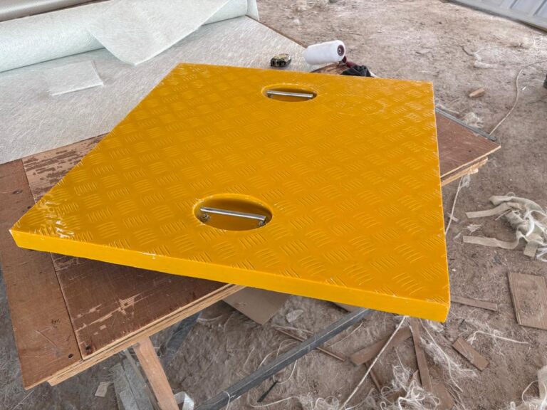Cover with lifting slots
