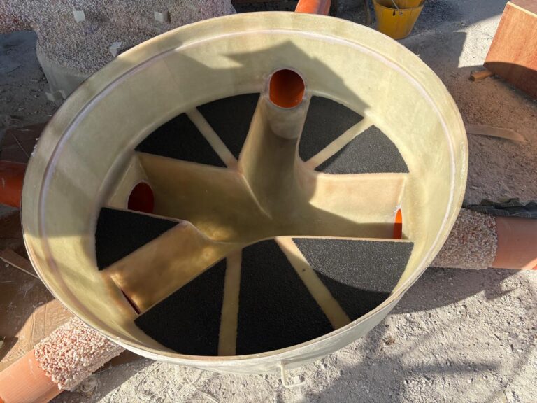 Radial channels in a large chamber