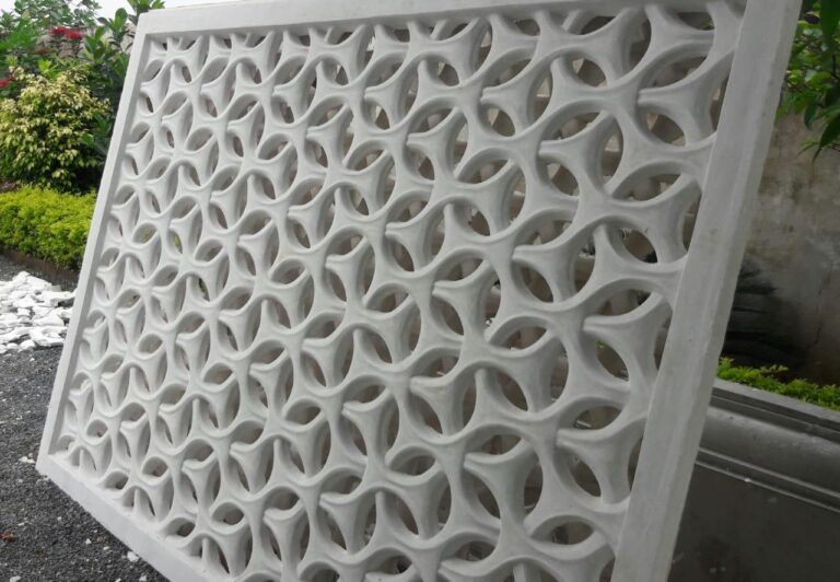 Mashrabiyah-pattern screen panel